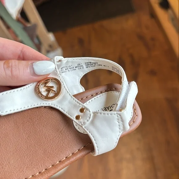 Michael Michael Kors Girls White and Brown Sandals T-Strap Design 7 NWOT